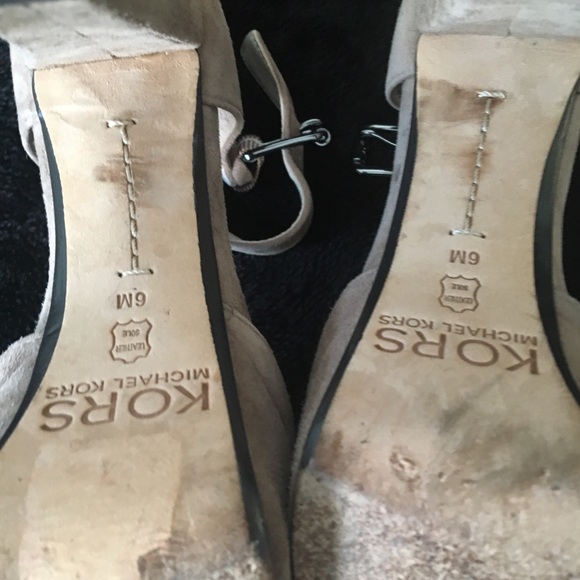 🔆SOLD🔆 MICHAEL KORS Closed Toe Heels~Sz 6 - Picture 5 of 6